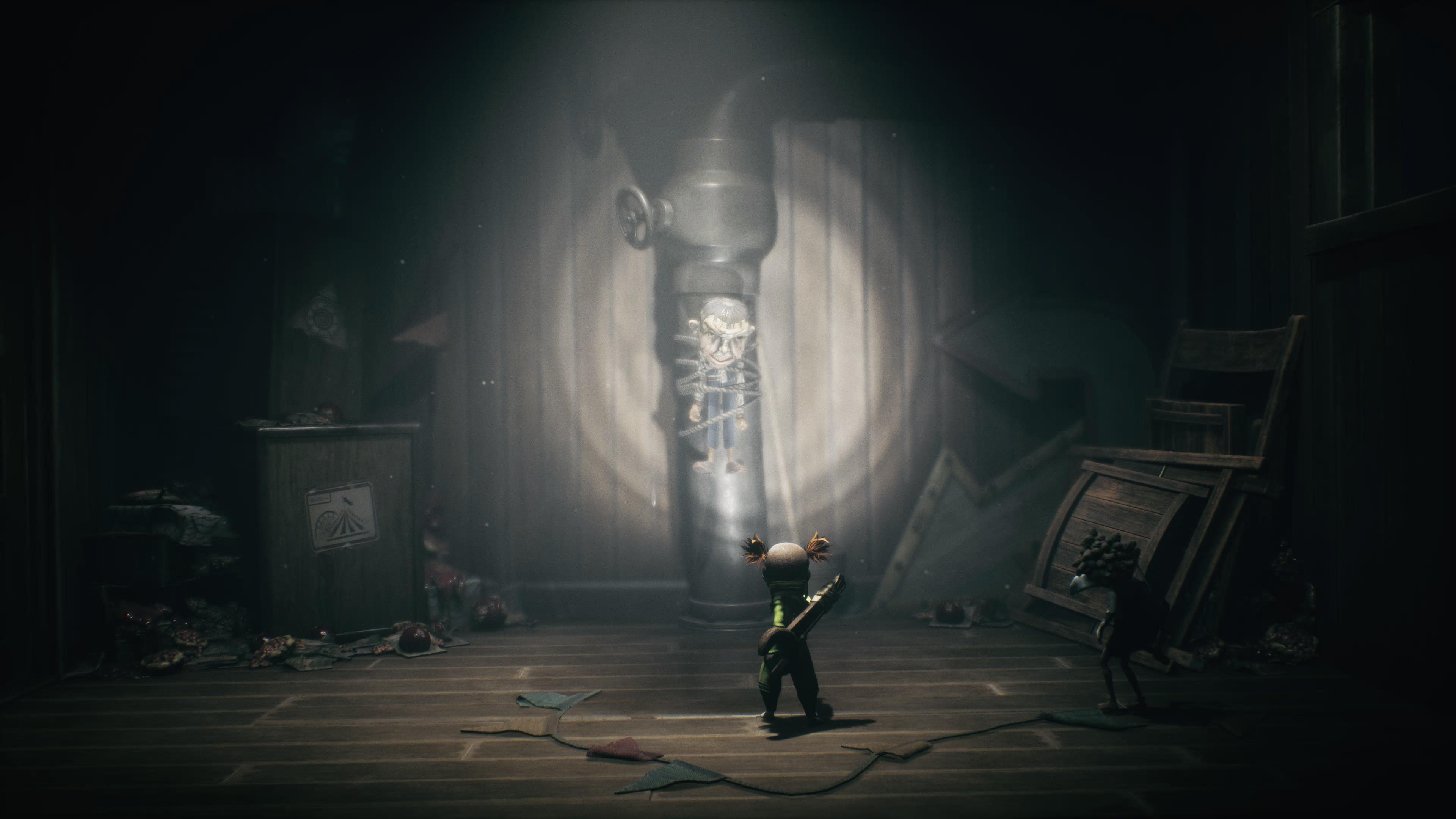 Little Nightmares 3 - recenzja gry - zabawa światłem kto tam stoi?