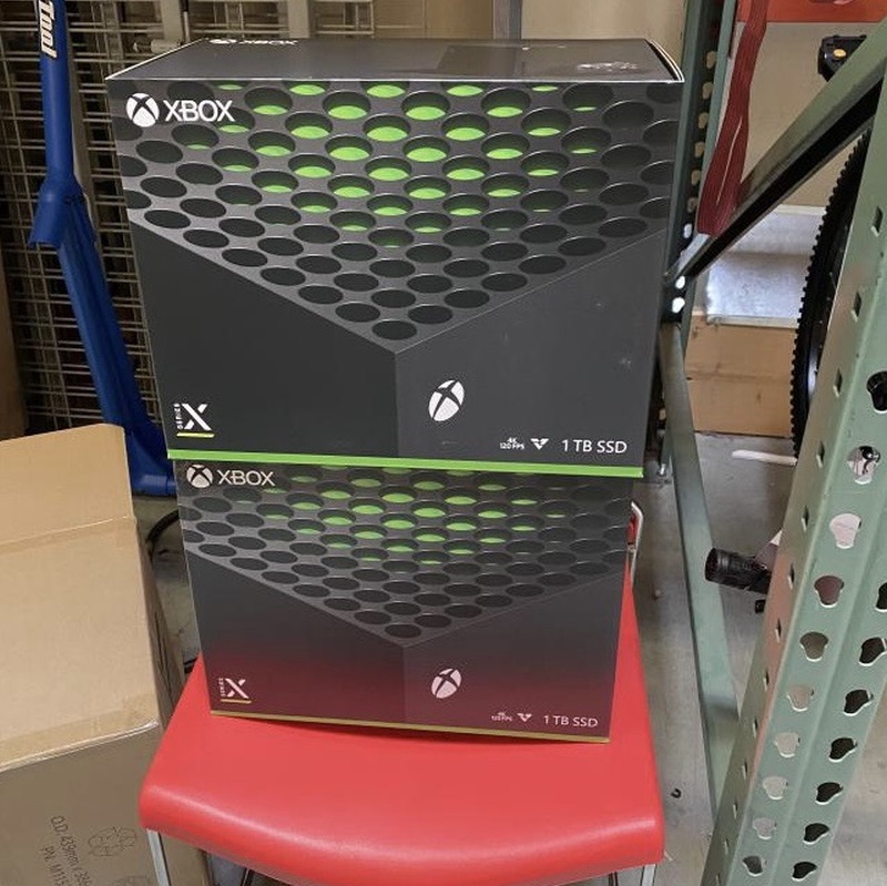 Xbox Series S ląduje w magazynach. Małe pudełko dla najmniejszego Xboksa w historii