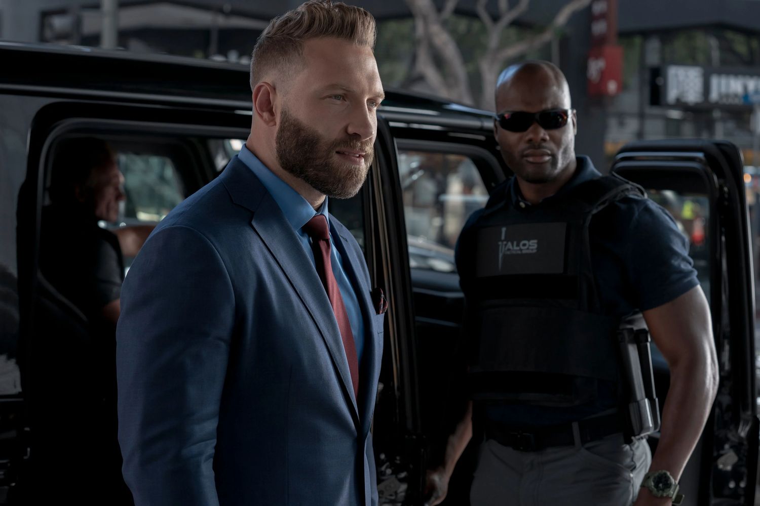Jai Courtney urodził się do grania buraków
