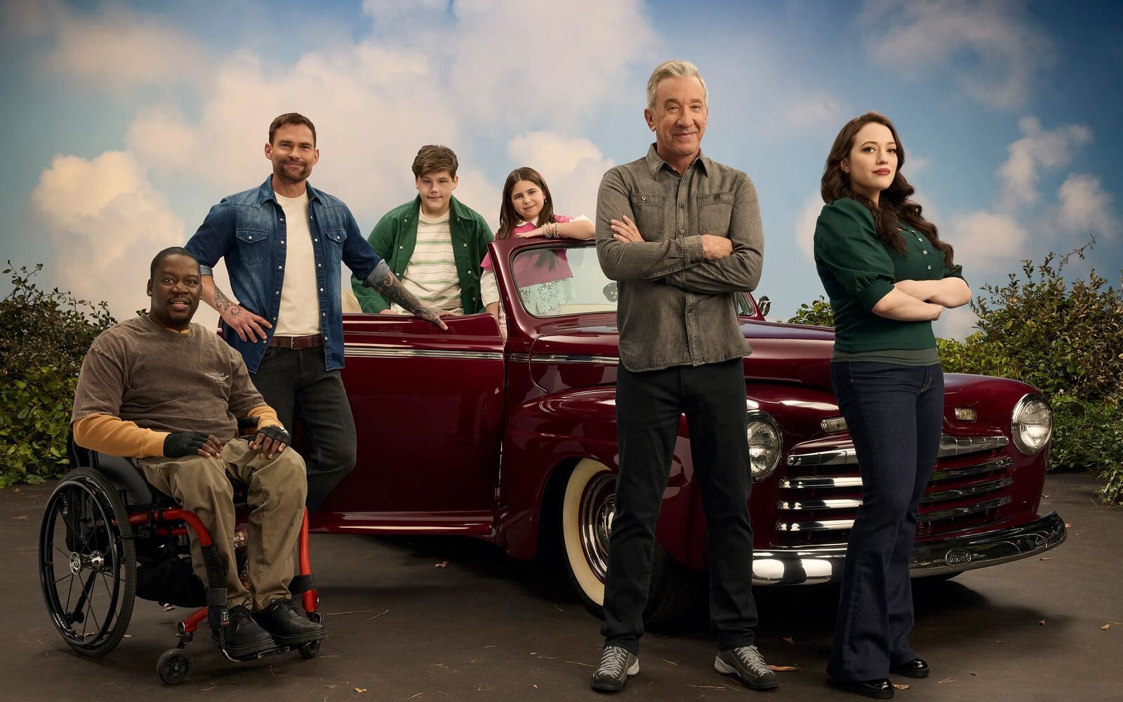 Na wysokich obrotach (2025) – recenzja serialu [Disney] Oldskulowy sitcom, ale musi jeszcze znaleźć swój język