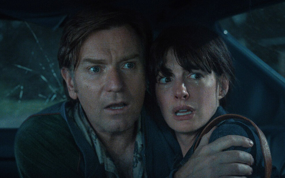 Warner Bros. ma własny Jurassic Park! Anne Hathaway i Ewan McGregor walczą z dinozaurami w nowym zwiastunie