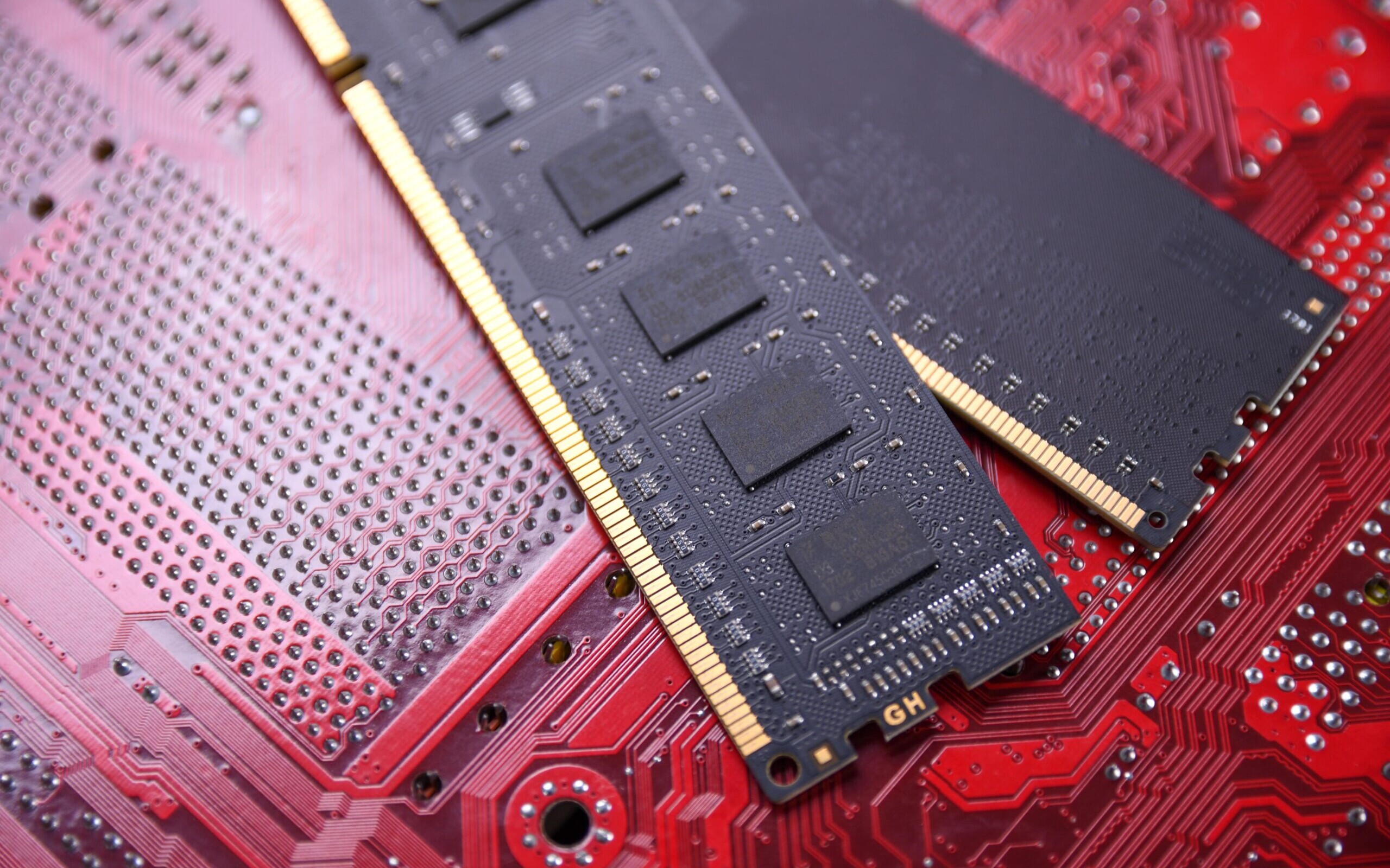 Wielka trójka producentów pamięci RAM pozwana w USA. Samsung, SK hynix i Micron oskarżeni o zmowę cenową