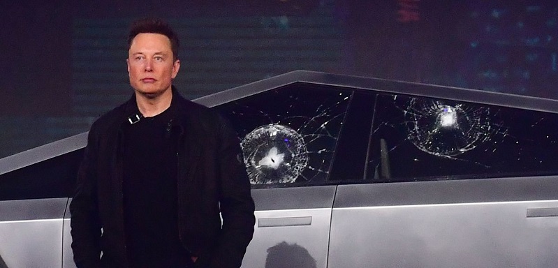 Elon Musk pyta fanów o port Wiedźmina  do Tesli