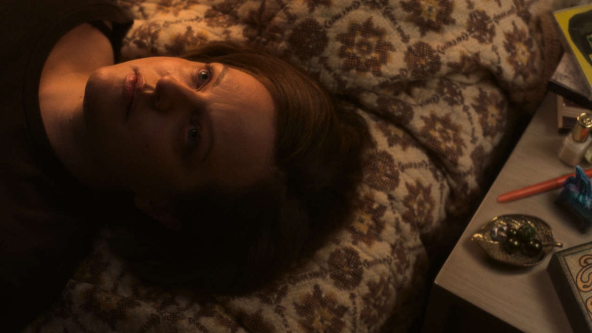 Lśniące dziewczyny (2022) – recenzja i opinia o serialu [Apple TV+]. Elisabeth Moss w roli Kirby