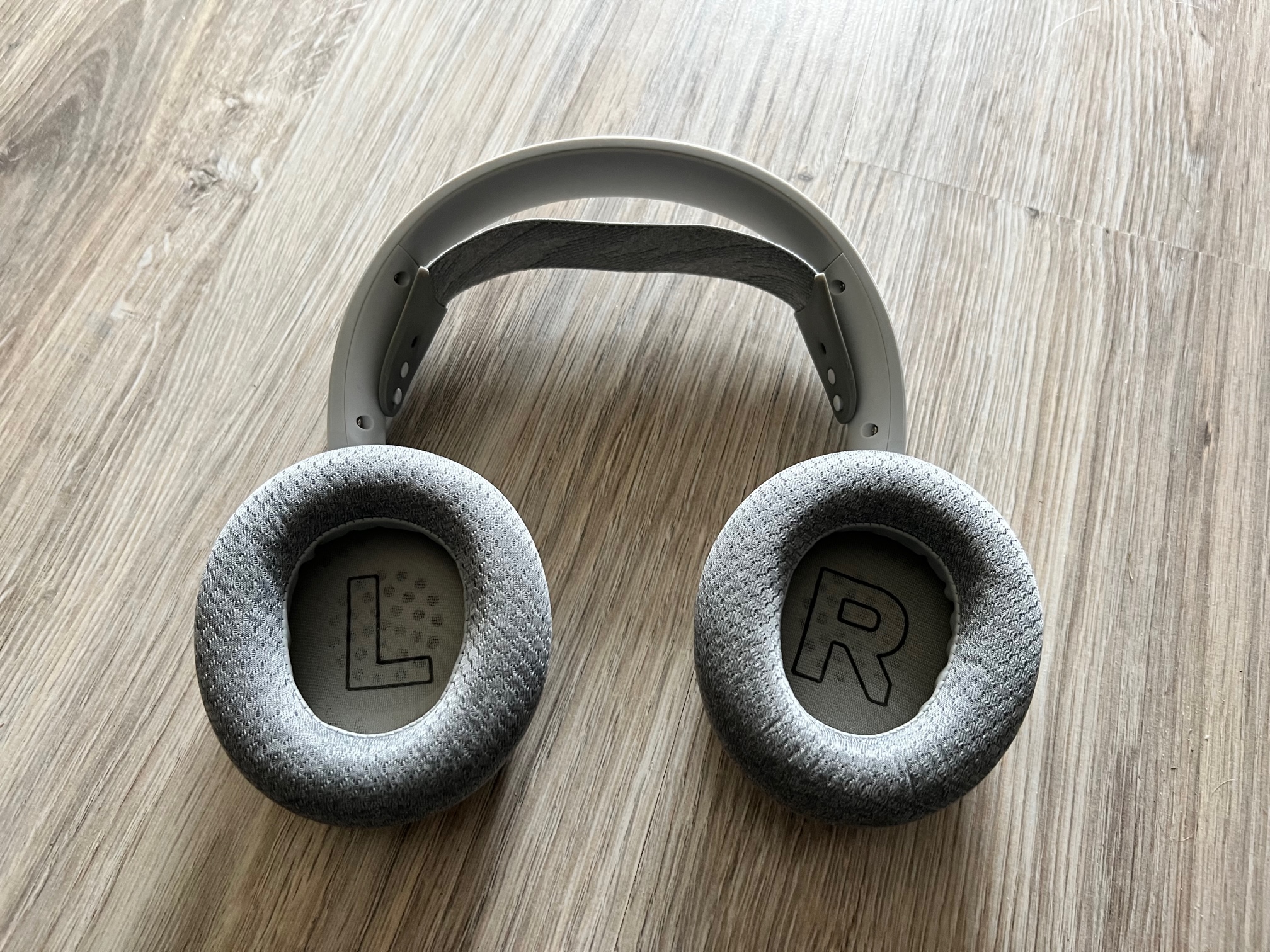 SteelSeries Arctis Nova 1 - test słuchawek. Najtańsze w nowej