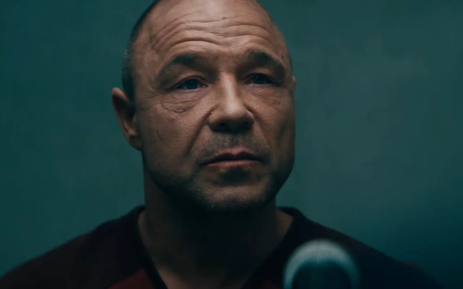 Skomplikowana rozgrywka psychologiczna z seryjnym mordercą. Apple TV+ trzyma w garści kolejny potencjalny hit
