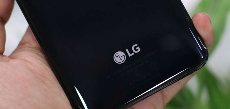 LG V50 ThinQ powalczy o miano najbrzydszego smartfona