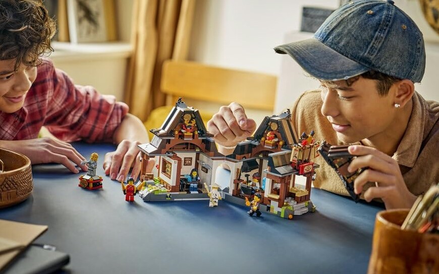 Ciekawy zestaw LEGO Ninjago z kuźnią czterech broni za 338 zł zamiast 429 zł