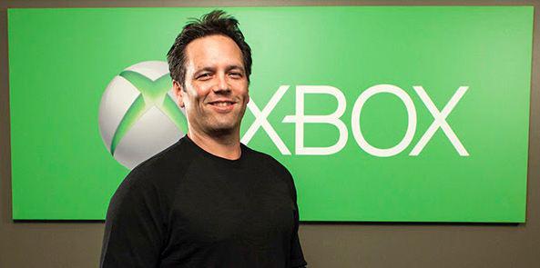 Phil Spencer próbuje uspokajać graczy zaniepokojonych o przyszłość Xbox One