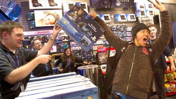 PlayStation 4 i Xbox One mają szanse na sprzedaż ponad 100 milionów sztuk konsol