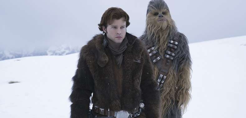 Han Solo: Gwiezdne wojny - historie. Han i Chewie walczą na śnieżki na wyciętej scenie