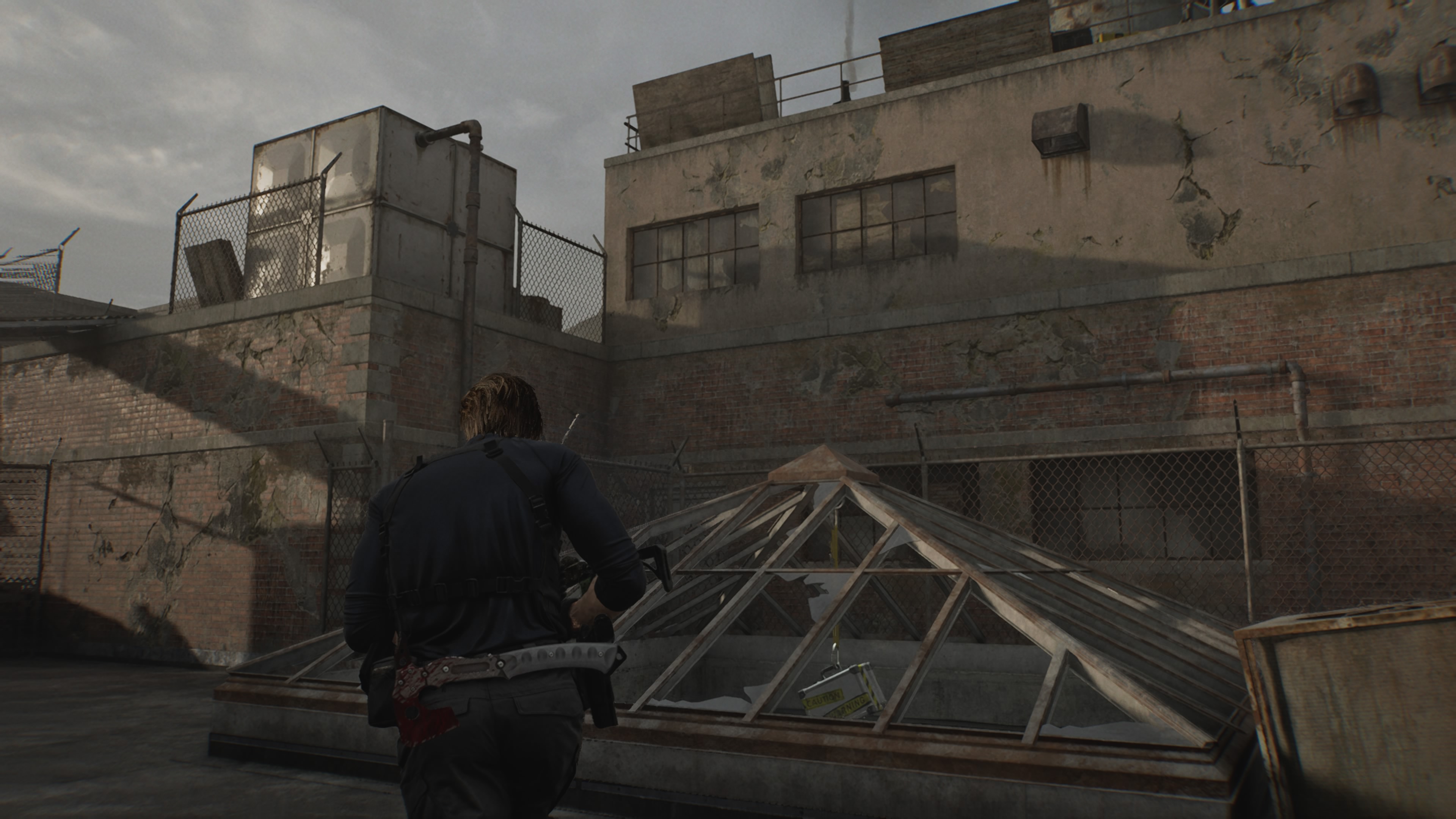 Resident Evil Requiem - Leon: oczyszczalnia, odbiornik, apartament Cedarbrook, żołnierze, korbka, moździerz