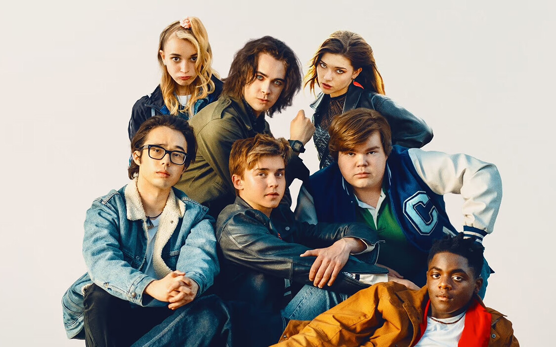 Wszystko przed nami (2025) - recenzja filmu [Amazon Prime Video]. Nostalgiczna podróż przez burzę dorastania