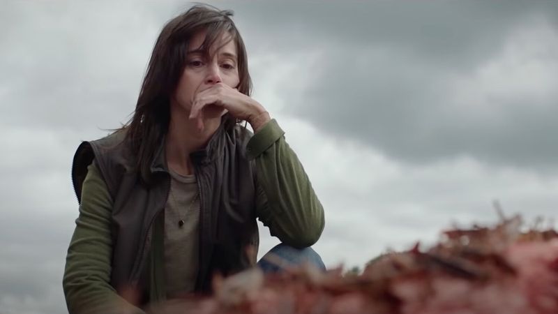 Chmara (2020) – recenzja filmu [Netflix]. Krwiożercza szarańcza