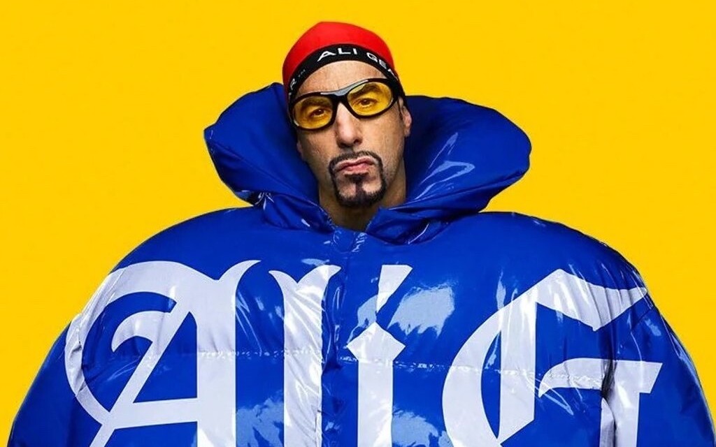 Ali G wraca po 20 latach. W nowym filmie podbija TikToka i robi ASMR