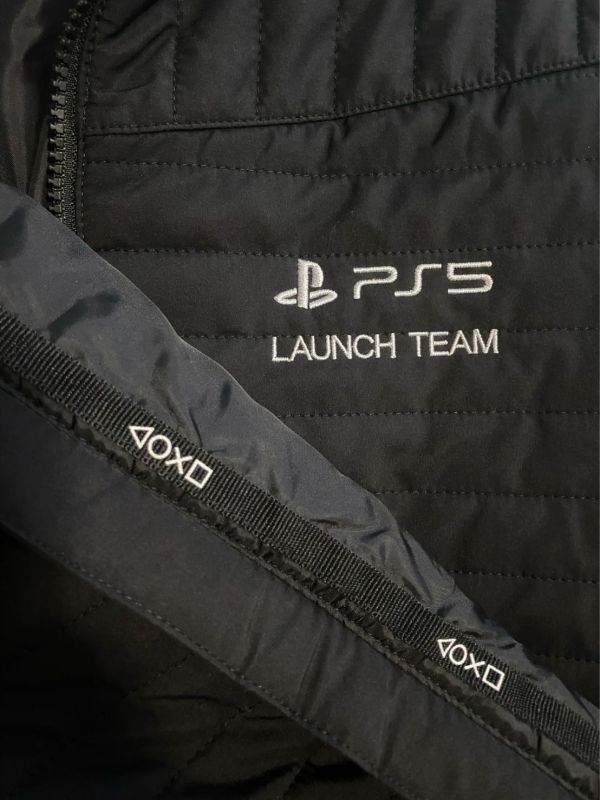 PS5 ze specjalnym DualSense. Sony nagrodziło swój zespół świetnym prezentem