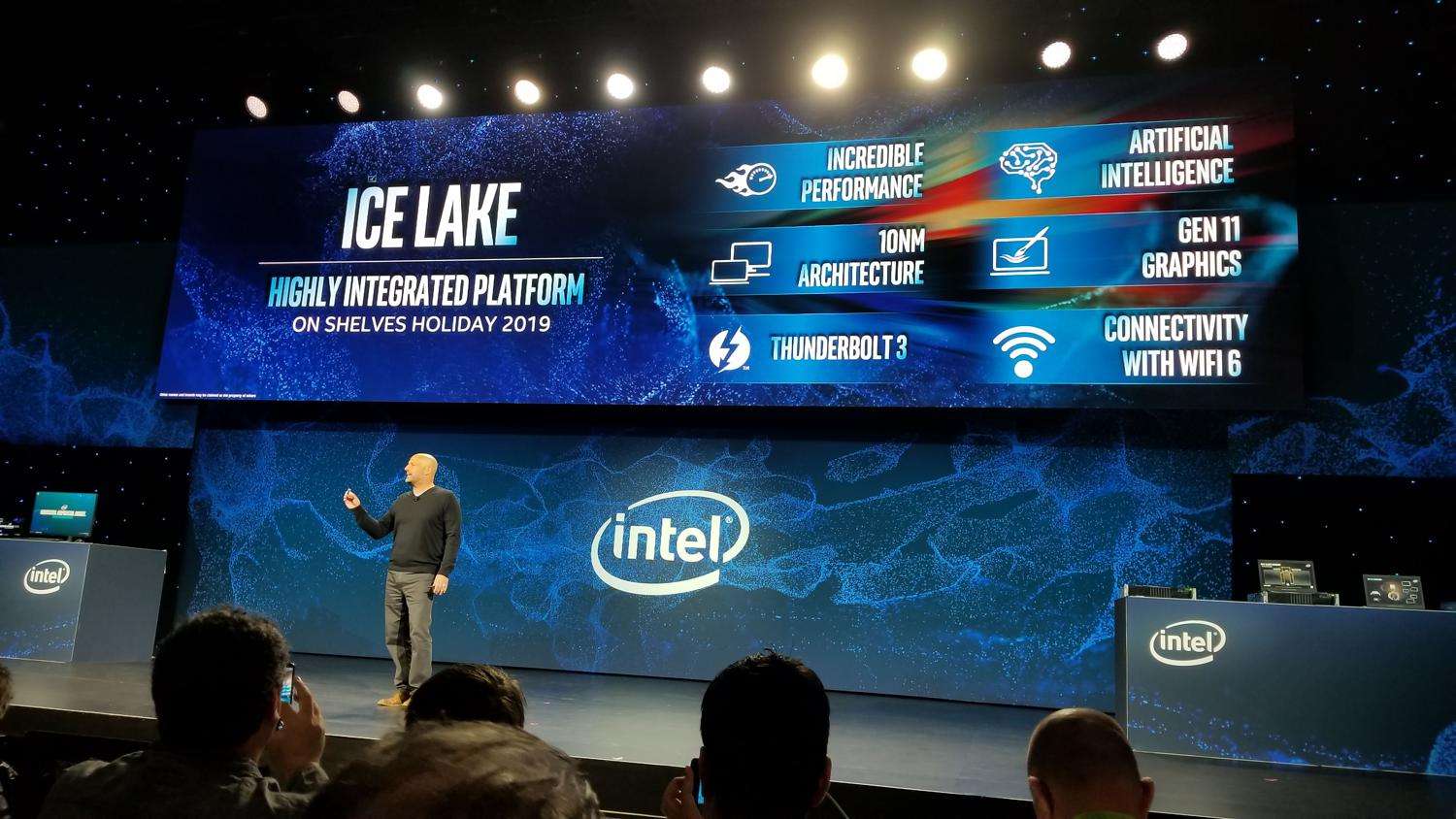 Intel zapowiada masową produkcję procesorów 10 nm