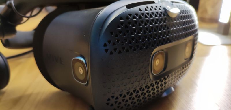 HTC VIVE COSMOS – test okularów VR. Wirtualna rzeczywistość w przystępnym wydaniu