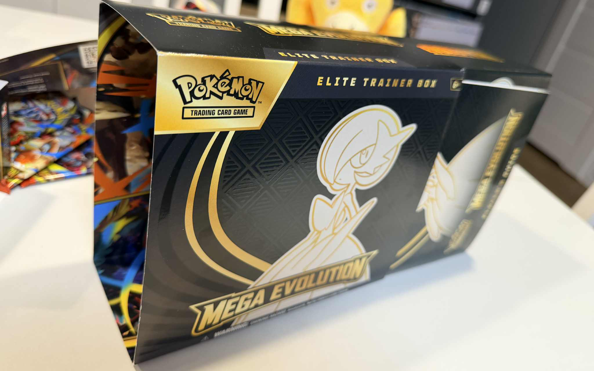 Pokémon TCG wraca z przytupem! Phantasmal Flames pełne potężnych Mega Ewolucji