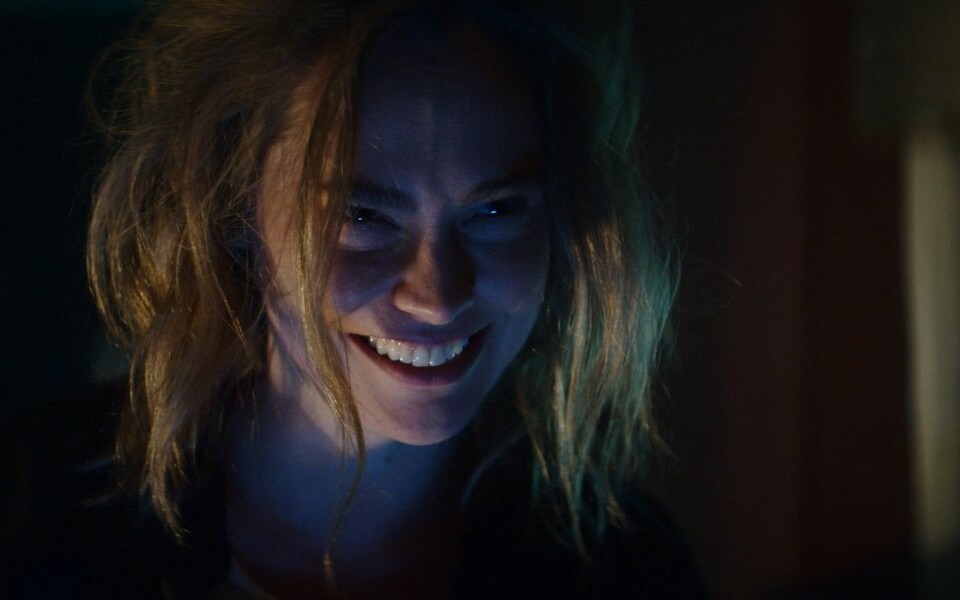 Królowa horroru powraca! Fiona Dourif zagra główną rolę w mrocznym sci-fi