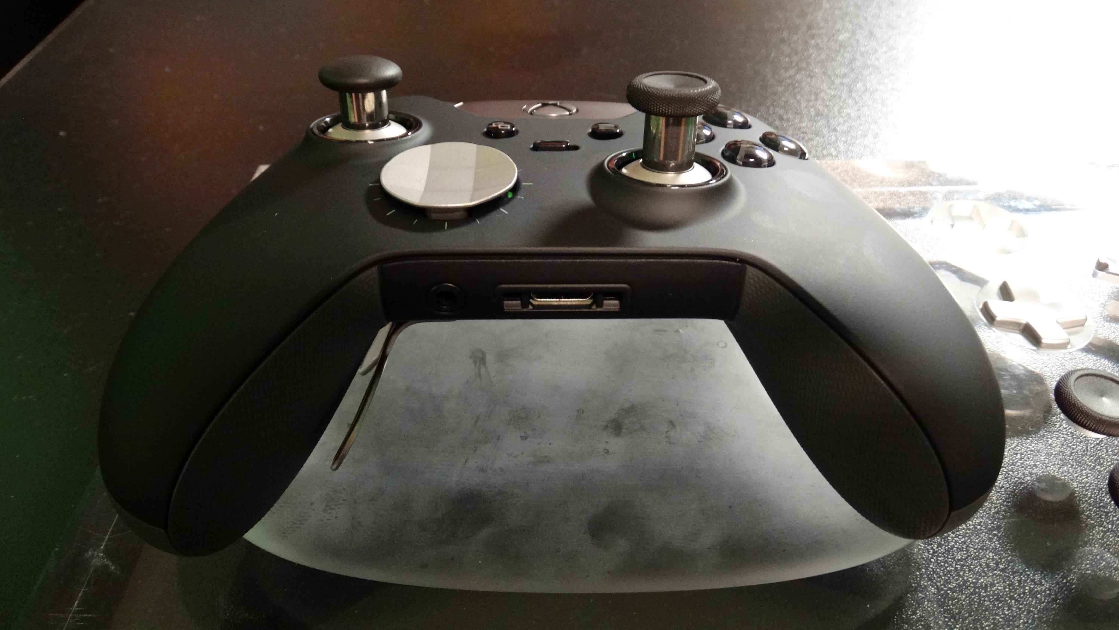Testujemy Xbox Elite Wireless - kontroler na bogato