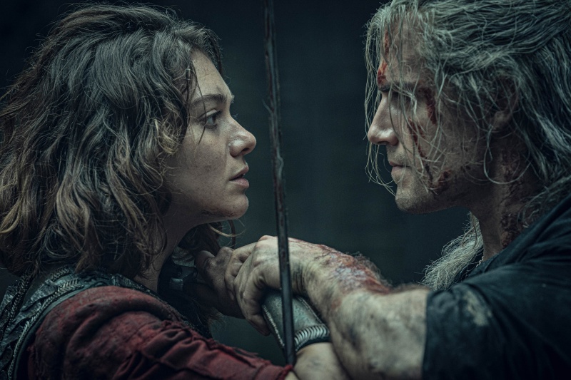 Wiedźmin od Netflix zachwyca na kolejnych zdjęciach. Mroczny klimat przepełnia produkcję