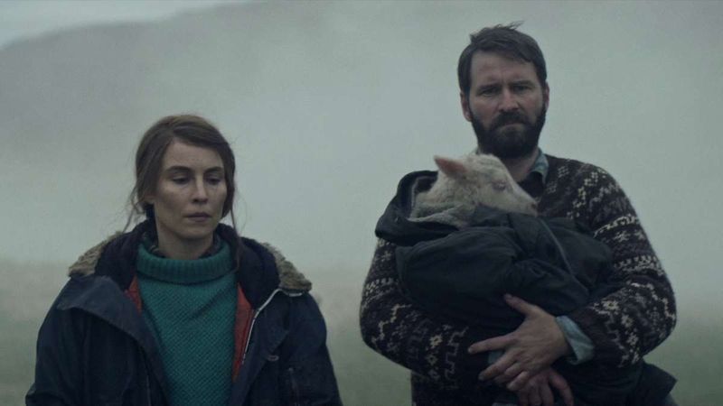 Lamb (2021) - recenzja filmu [Gutek Film]. Niespodziewany dar od matki natury?