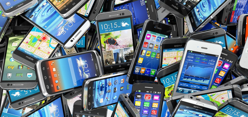 Rynek smartfonów wraca do mocnych wyników sprzed pandemii. Huawei zdetronizowany