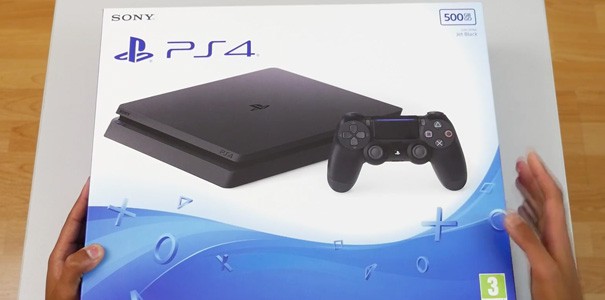 PS4 Slim dostanie lekko zmienionego DualShocka 4