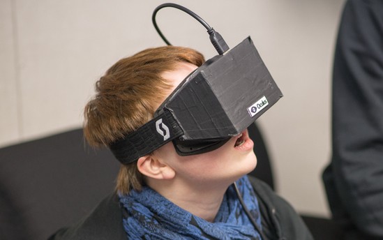 Czy headsety VR to przyszłość branży? EA na razie pozostaje sceptyczne