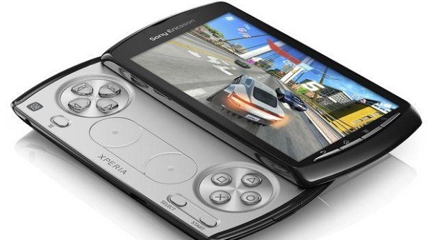 Xperia Play zabugowana, premiera opóźniona