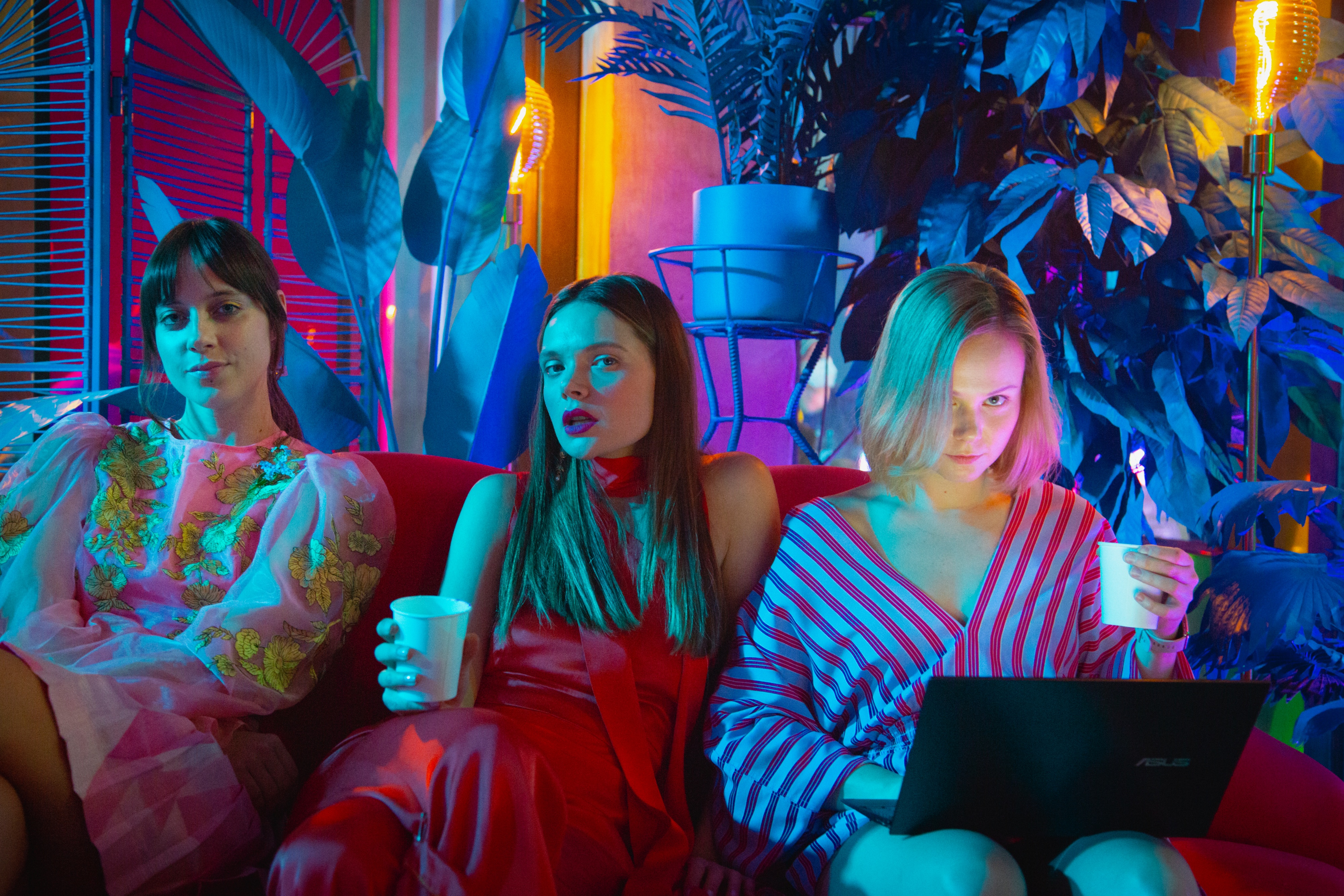 Sexify (2022) – recenzja i opinia o 2. sezonie serialu [Netflix]. Główne bohaterki