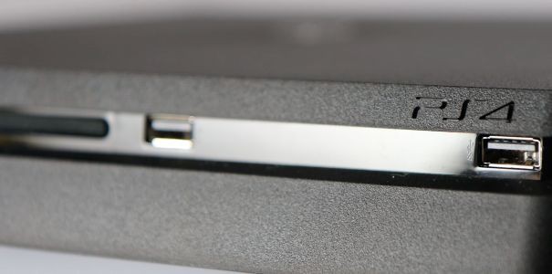 PS4 Slim dostępnie w niektórych sklepach CEX