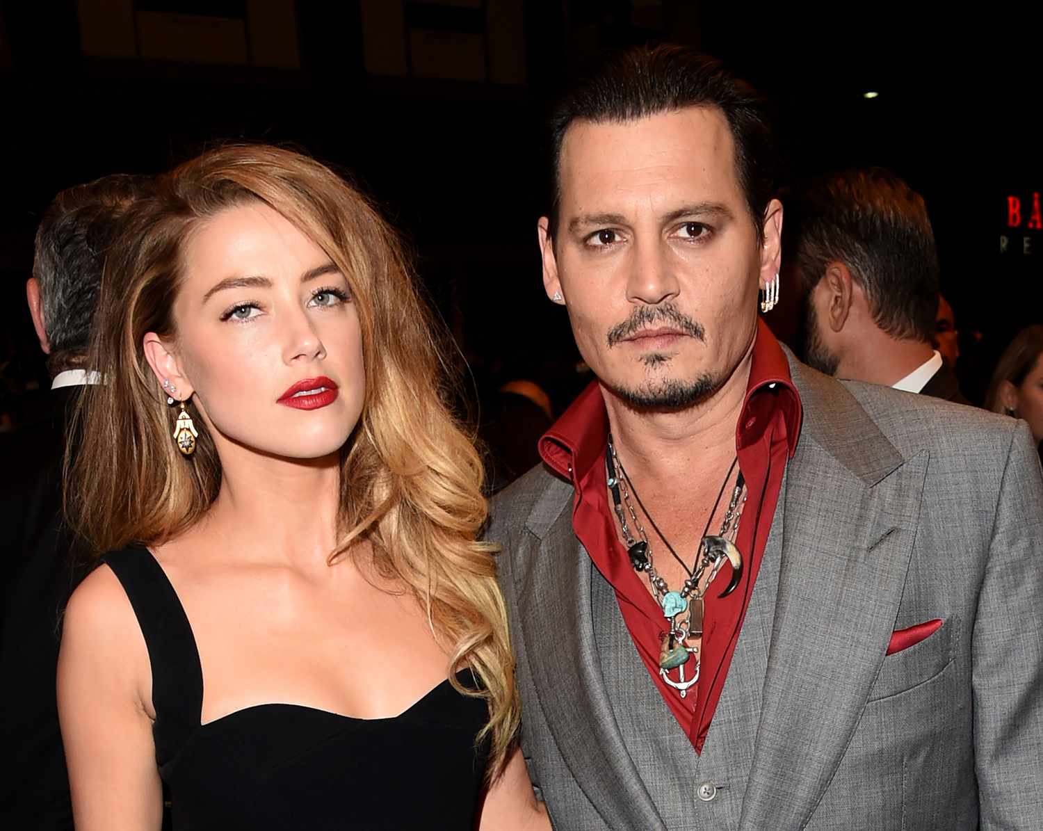 Johnny Depp kontra Amber Heard (2021) – recenzja i opinia o serialu [HBO Max]. Aktorzy na czerwonym dywanie