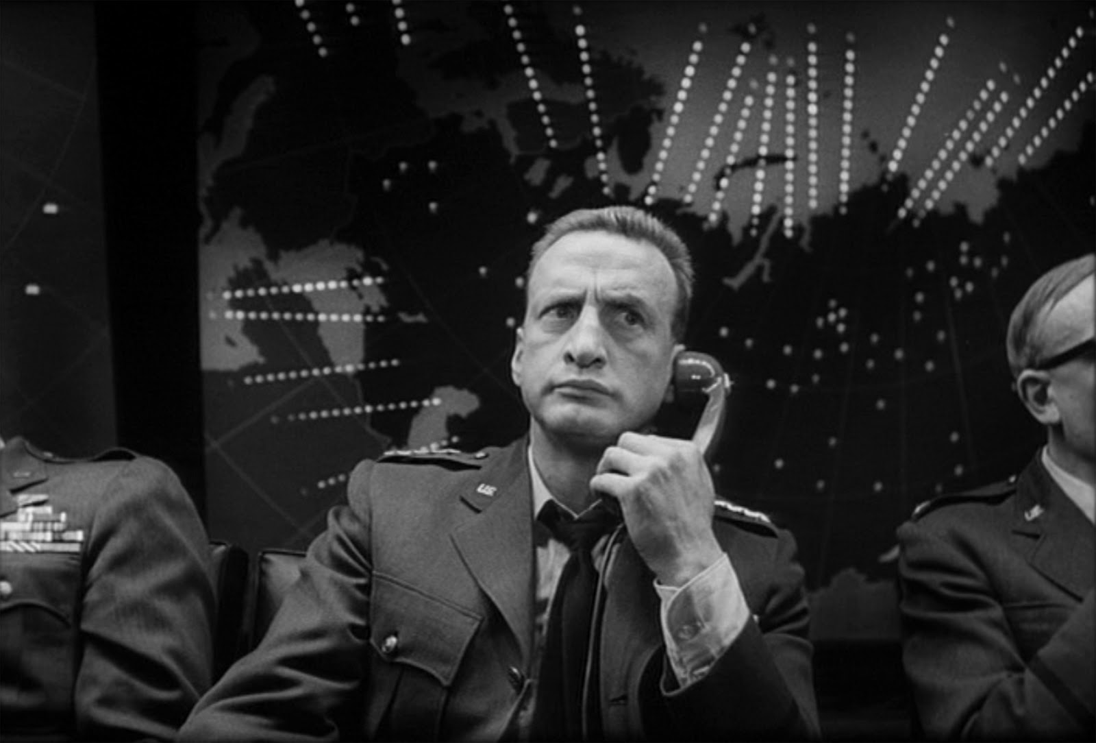 Doktor Strangelove, czyli jak przestałem się martwić i pokochałem bombę