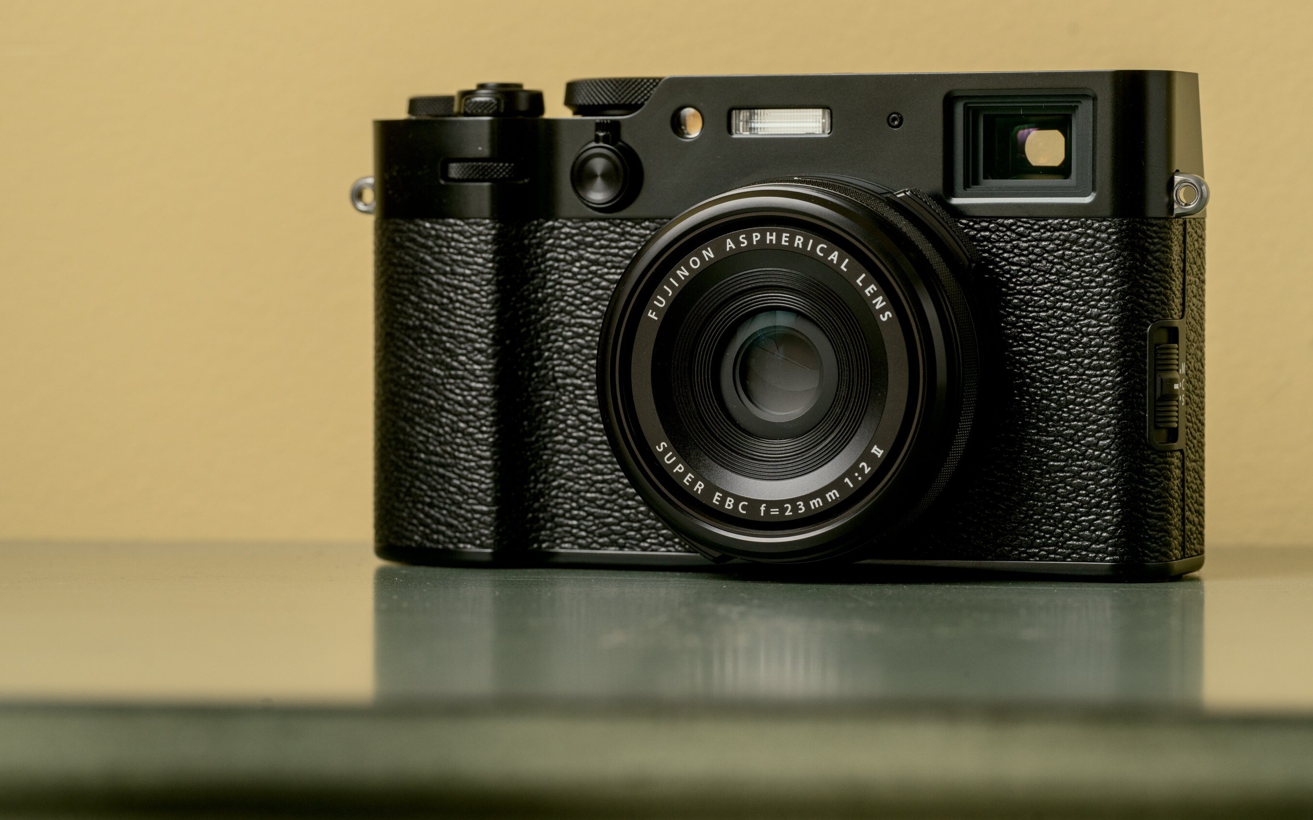 Aparaty dalej chętnie kupowane mimo tylu smartfonów? Wielki powrót 