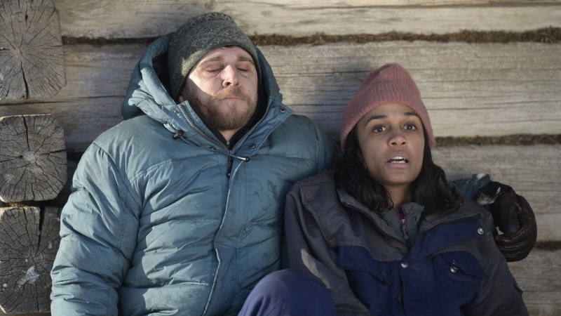 Na celowniku (2021) - recenzja filmu [Netflix]. Walka o przetrwanie