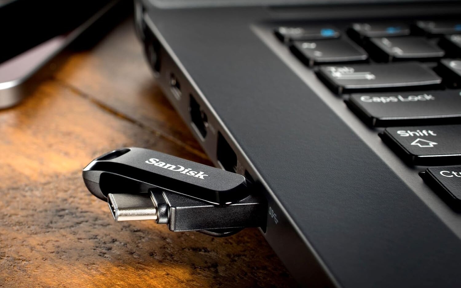 Pendrive SanDisk 128 GB z prędkością 400 MB/s za jedyne 89 zł