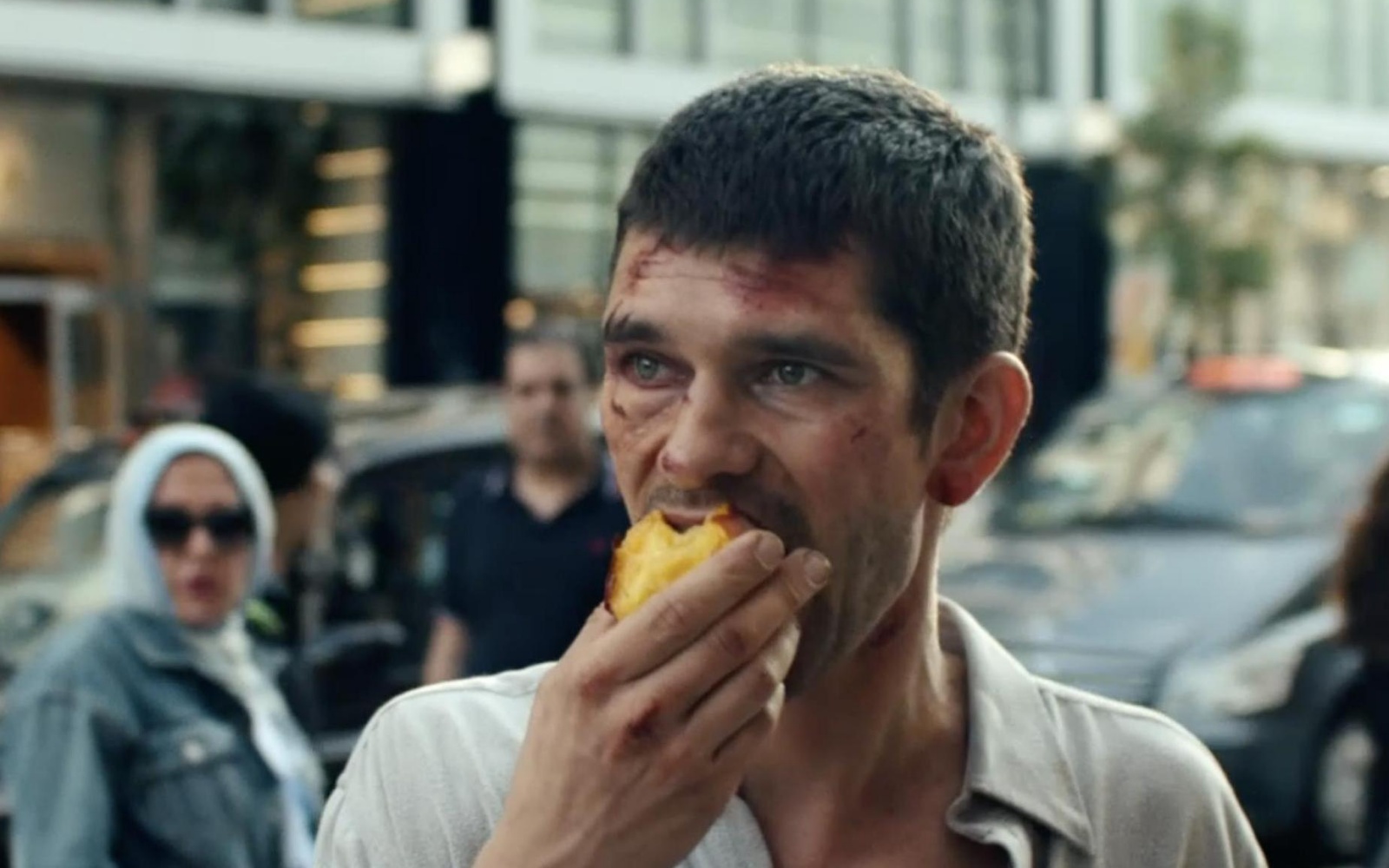 Zwarcie (2020) – recenzja i opinia o filmie [Kino Świat]. Główny bohater