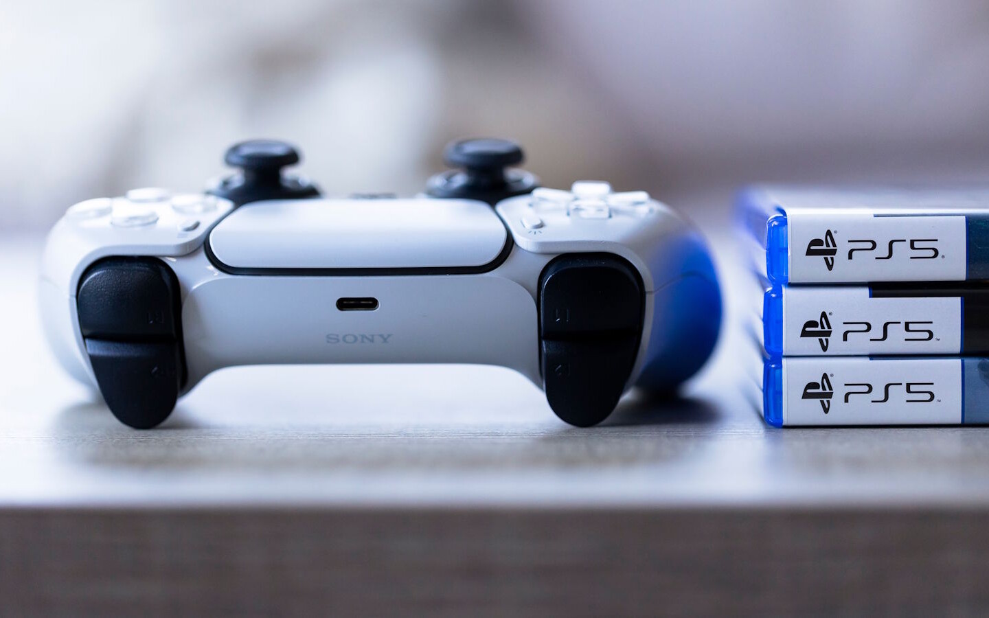 Nowy DualSense do PS6 będzie gamechangerem? Ekran touchpad z rewolucją