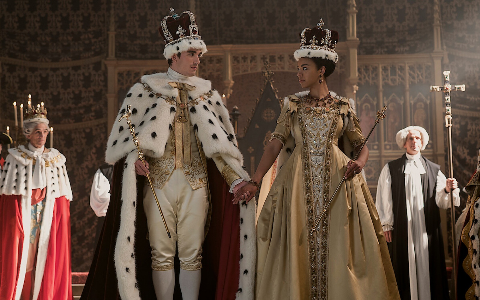 Królowa Charlotta: Opowieść ze świata Bridgertonów (2023) – recenzja i opinia o serialu [Netflix]. Koronacja
