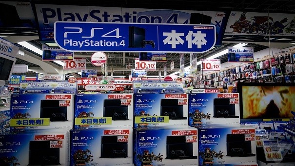 PlayStation 4 w Japonii sprzedaje się rewelacyjnie, ale z grami jest kłopot