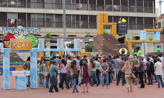 Angry Birds oblegają hiszpańskie miasto