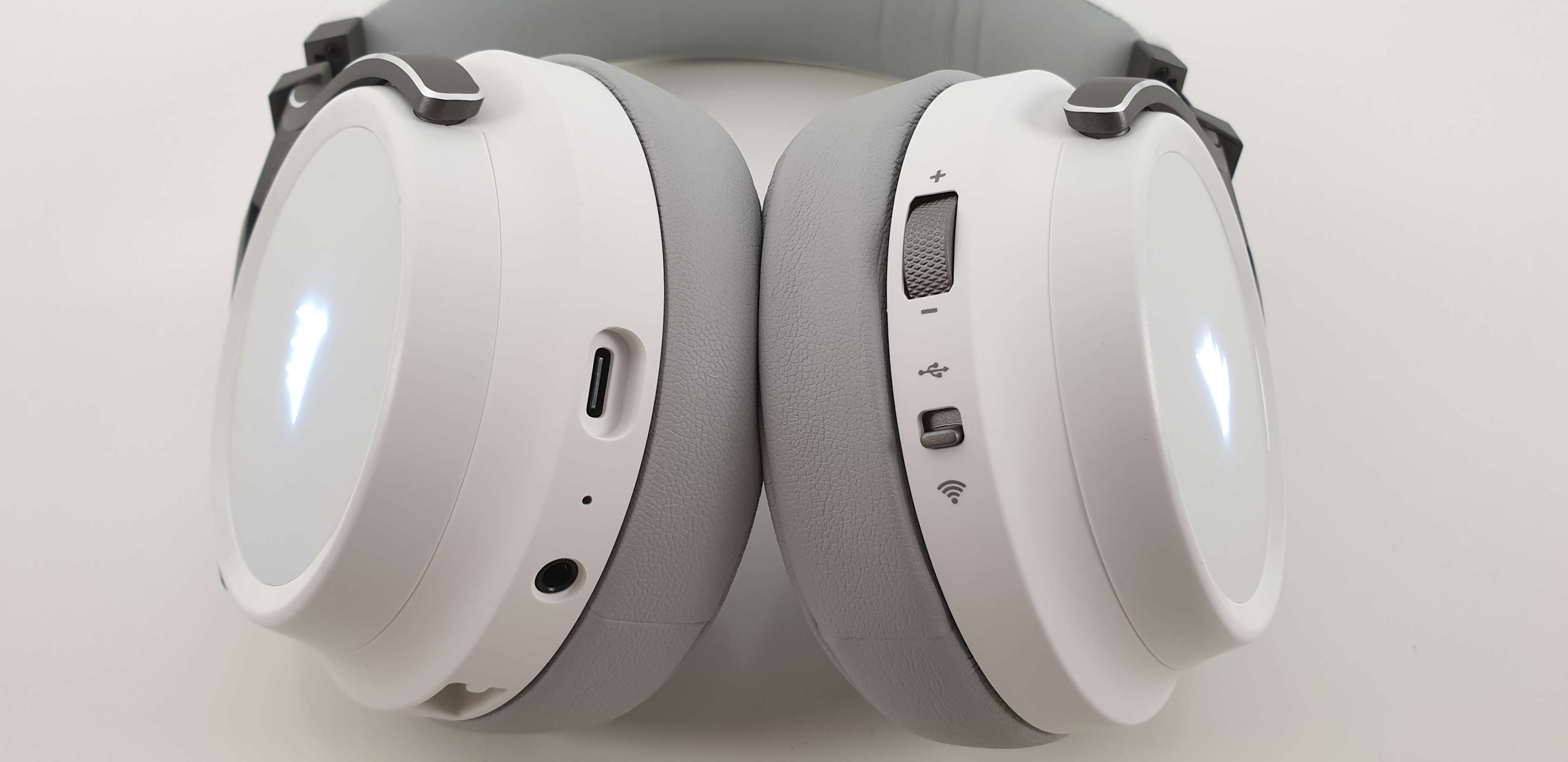Corsair Virtuoso RGB Wireless – recenzja sprzętu. Dźwięk, wygląd i szyk
