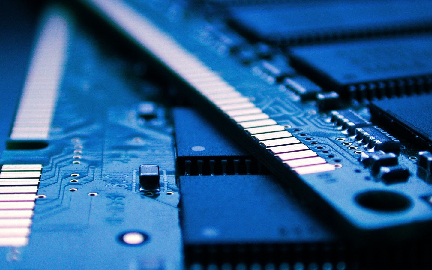 Absurd na rynku pamięci. Za kilkadziesiąt modułów DDR5 kupisz mieszkanie w Szanghaju