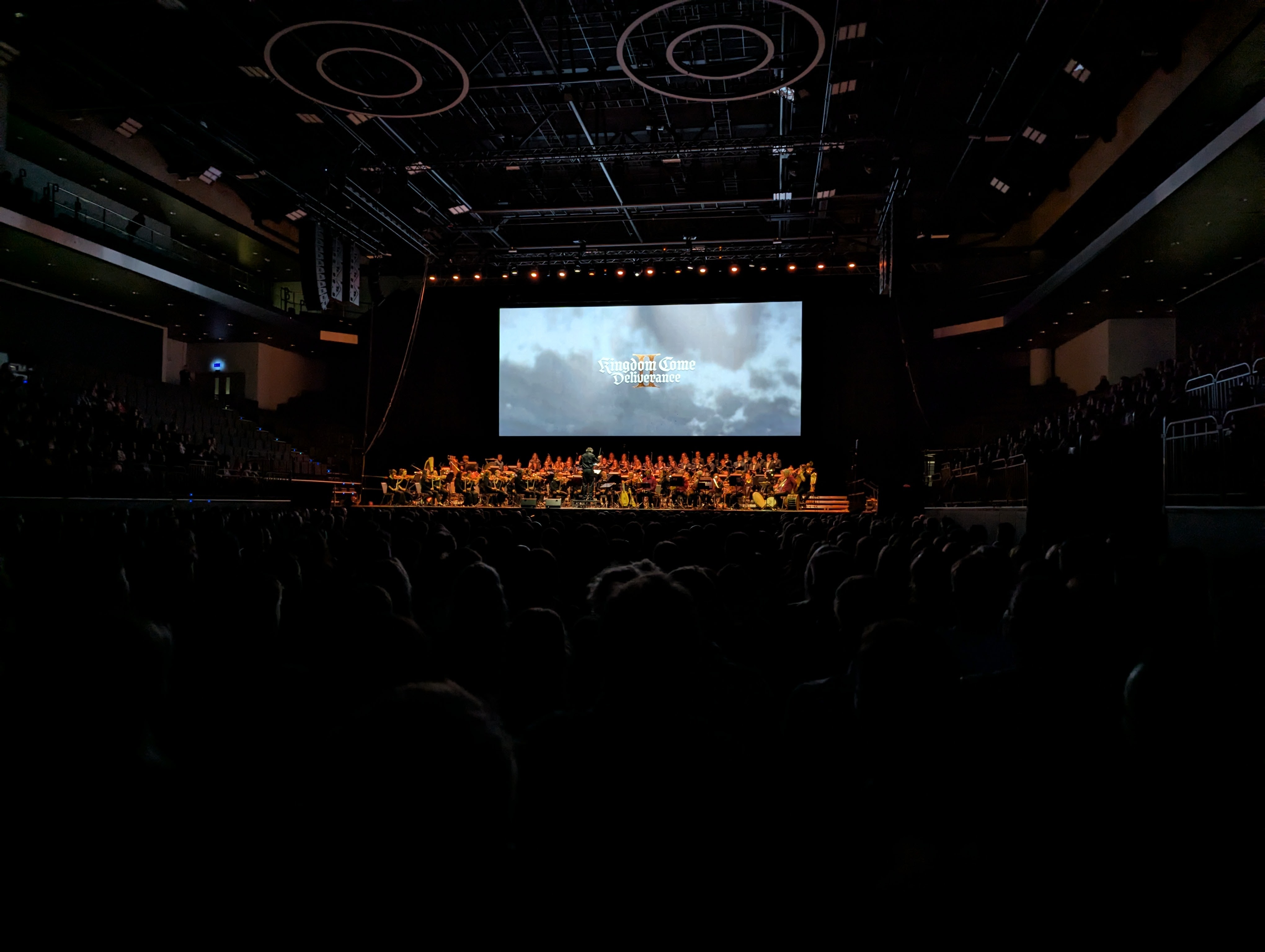 Pełna sala