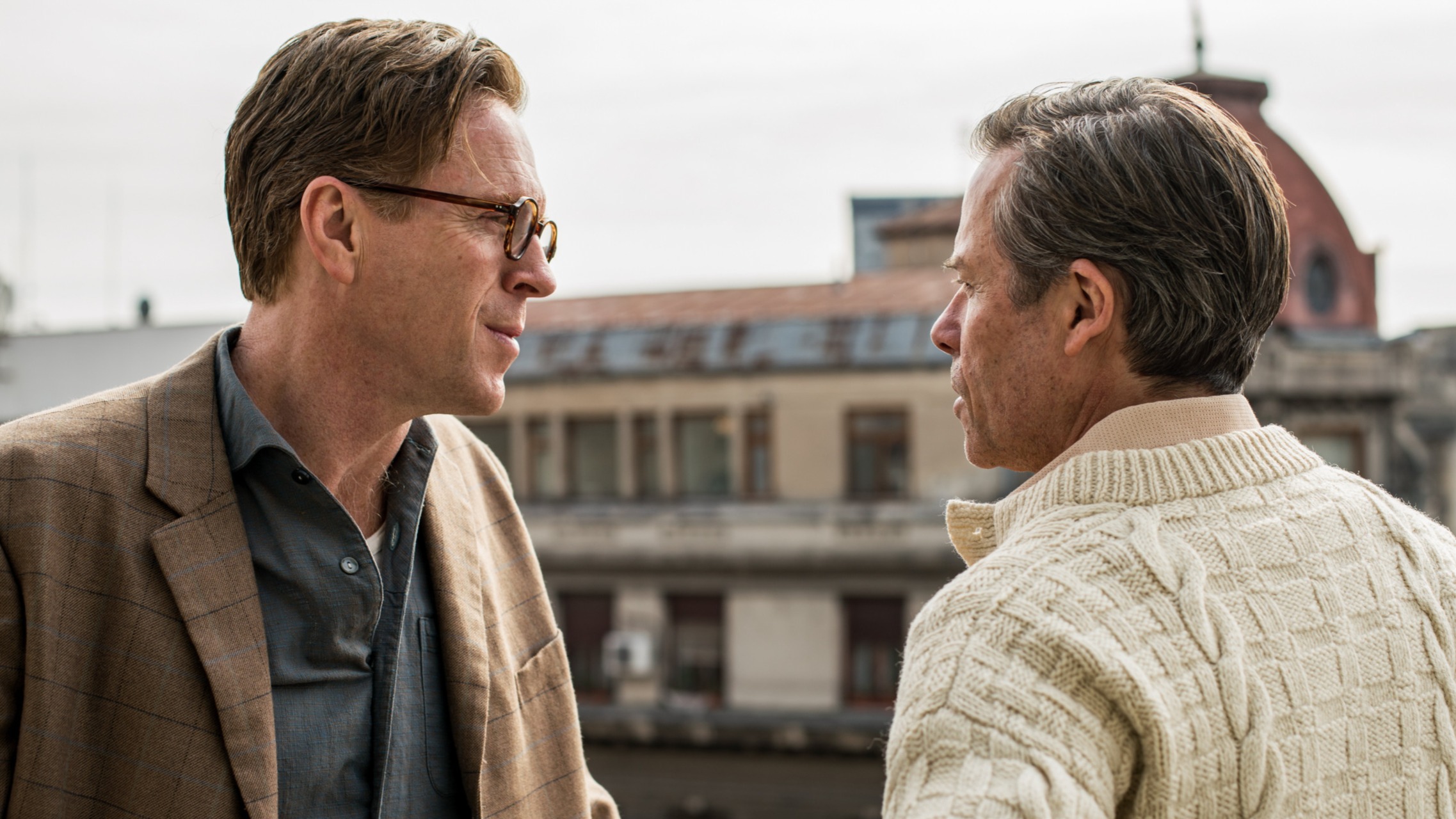 Szpieg wśród przyjaciół (2022) – recenzja i opinia o miniserialu [HBO Max]. Główni bohaterowie